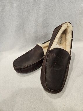UGG Australia Ascot Leather Loafer Slippers Mens Size 8 Sheepskin Lined Brown